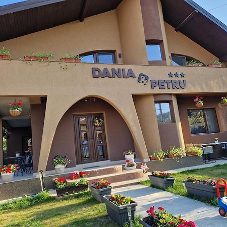 Dania&Petru Residence Tîrgu Ocna 外观 照片